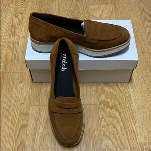NWT Annabella 
Tan Suede Leather Loafers
Size 39